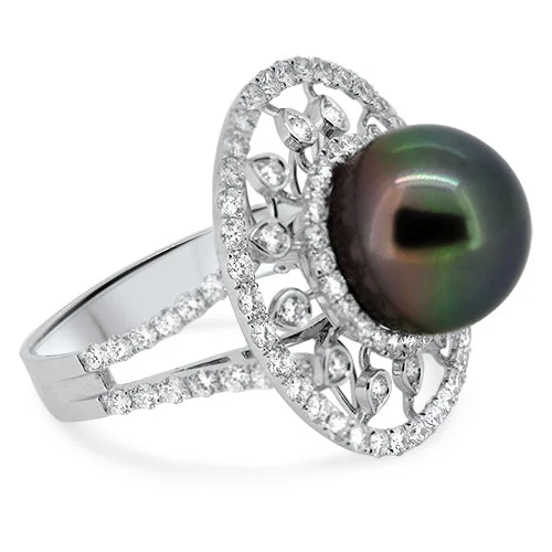 Topaz Gemstone Rings with a Faceted Cut and Shimmering EffectTopaz Gemstone Rings with a Faceted Cut and Shimmering Effect1.80ct Tahitian South Sea Pearl and Diamond Dress Ring in 18k White Gold